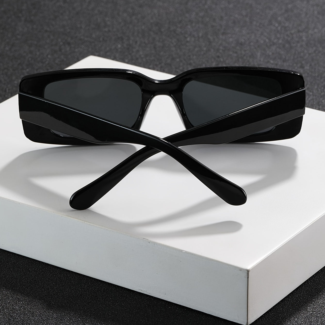 Stylish Square Frame Sunglasses – Versatile Accessory for Any Occasion 6