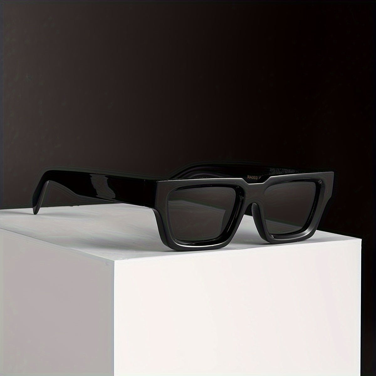 Rugged Square Sunglasses - Vintage Style for Timeless Fashion and Optimal Sun Protection 5