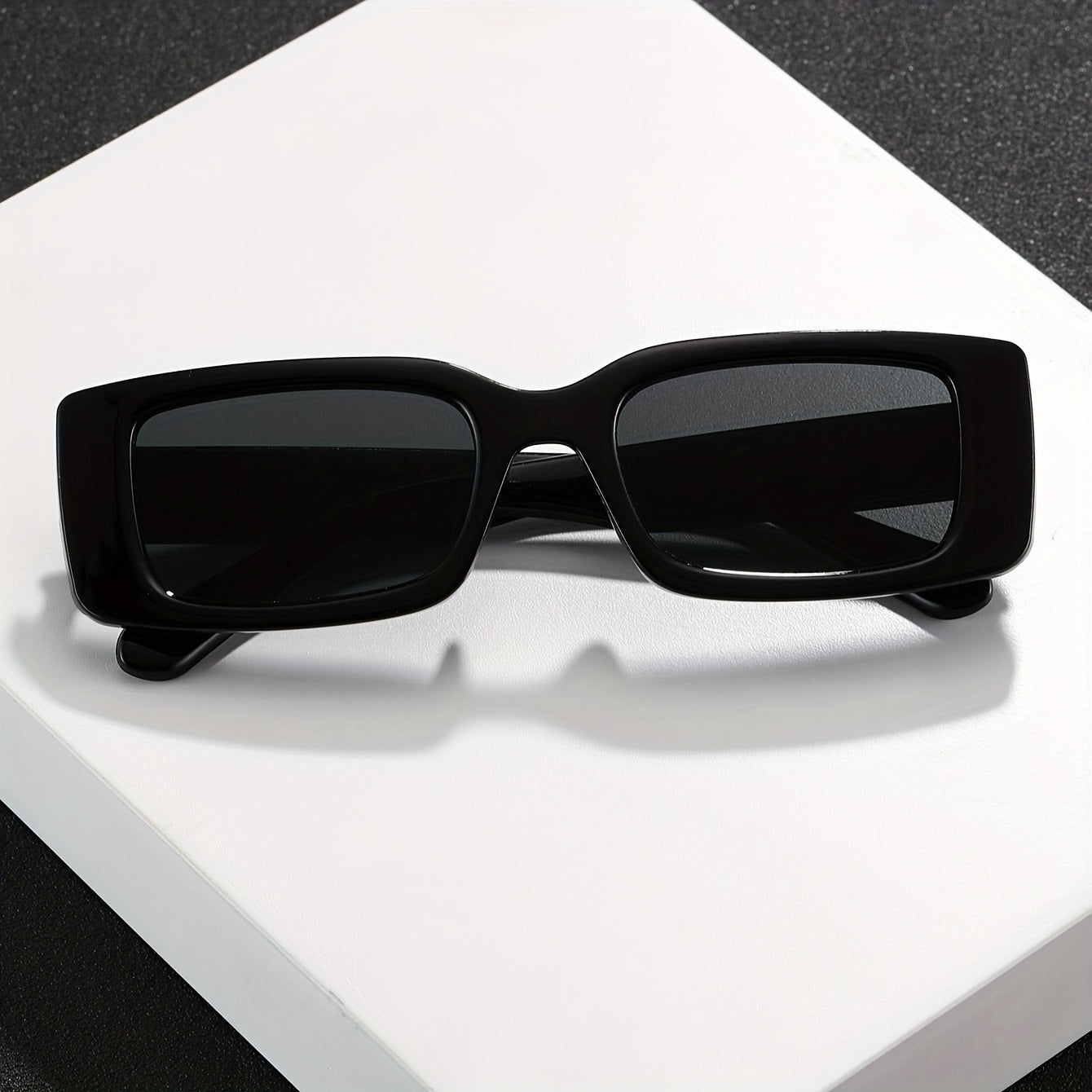 Stylish Square Frame Sunglasses – Versatile Accessory for Any Occasion 2