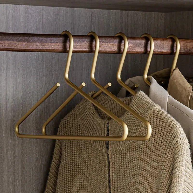 Metal Clothes Hangers – Stylish Design for Organized Wardrobes and Space-Saving Solutions 3