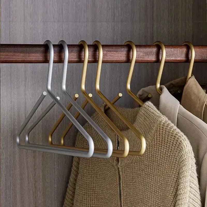 Metal Clothes Hangers – Stylish Design for Organized Wardrobes and Space-Saving Solutions 8