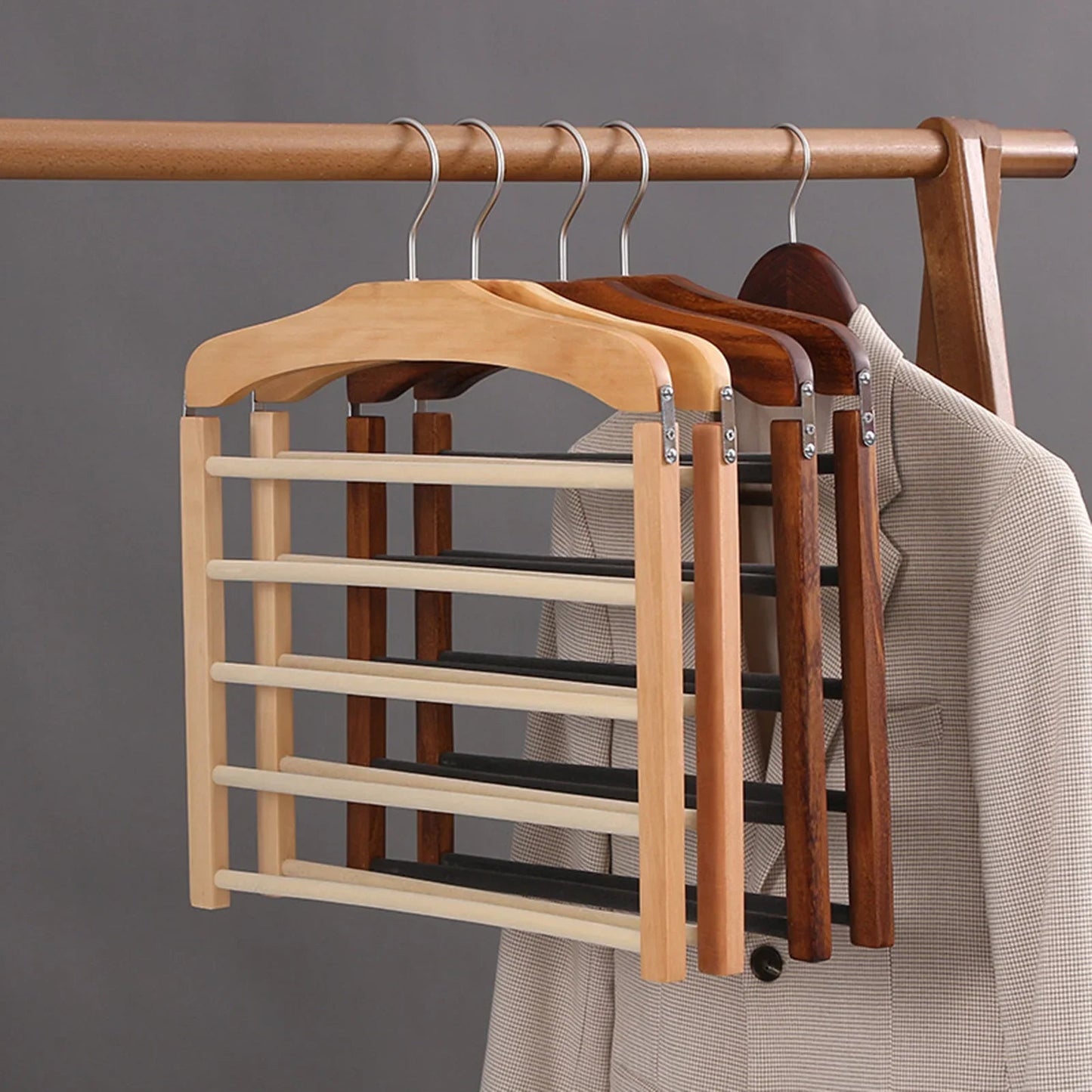 Wooden Clothes Hangers – Elegant Design for Organized and Wrinkle-Free Wardrobes 3