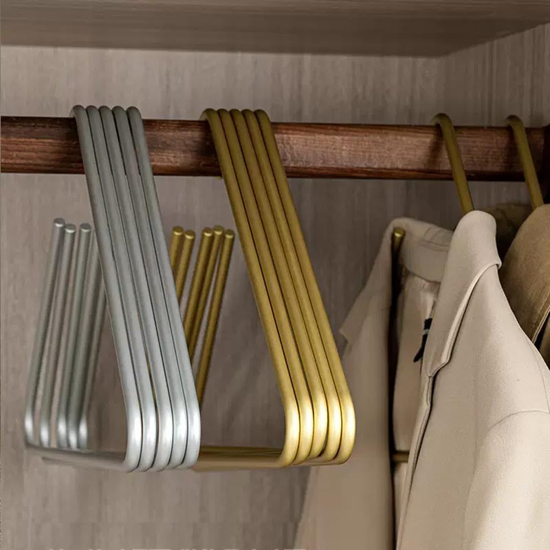 Clothes Hanger – Sleek Aluminum Design for Space-Saving Organization and Wrinkle-Free Clothes 4