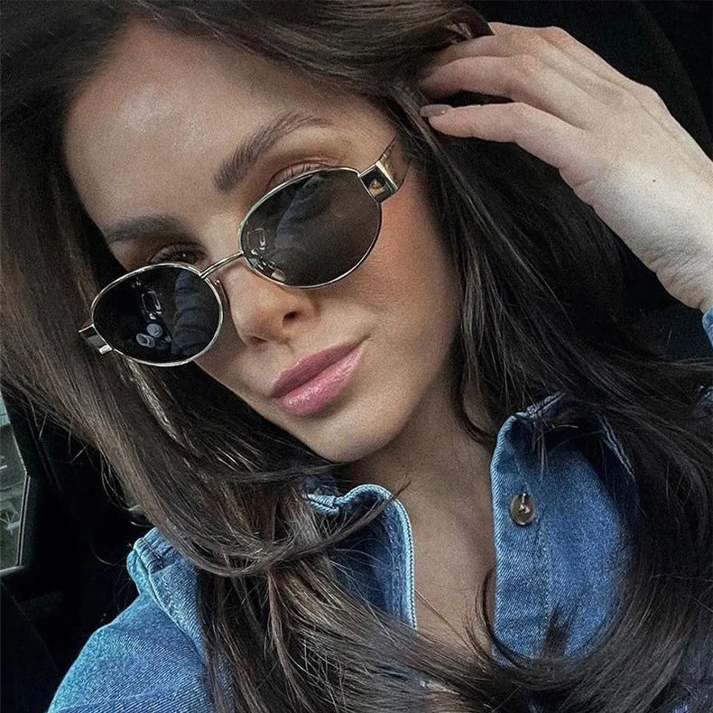 Elegant Oval Sunglasses – UV Protection for Stylish Eye Safety and All-Day Comfort