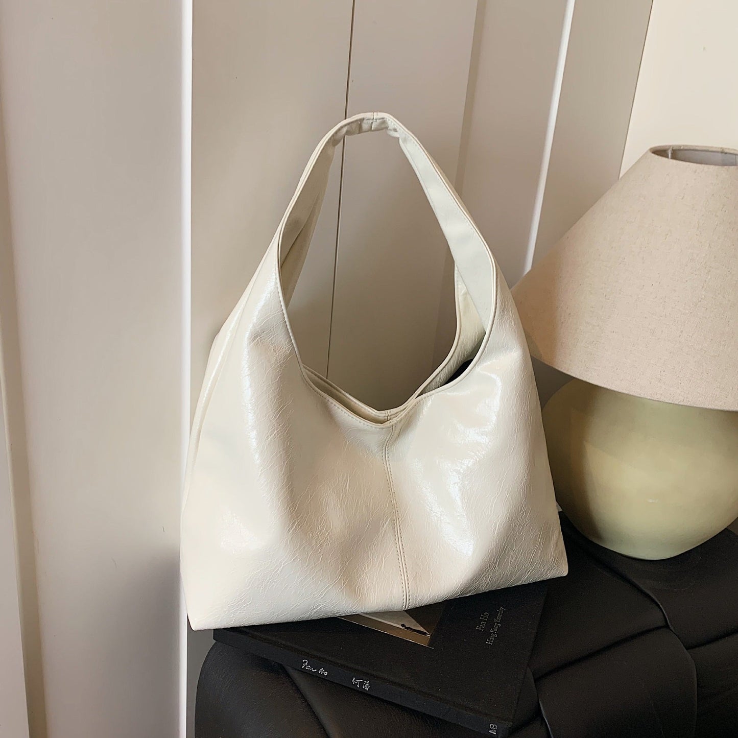 Leather Tote Bag – Spacious Design with Mini Organizer for Everyday Convenience