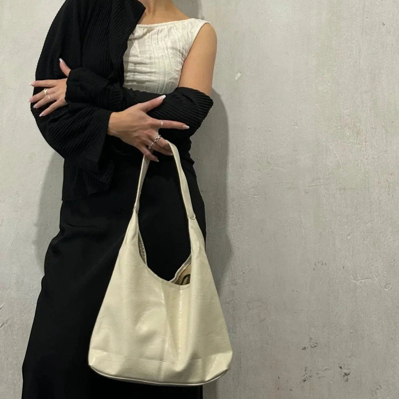 Shoulder Bag – Stylish Waterproof Design for Women with Ample Space for Daily Essentials