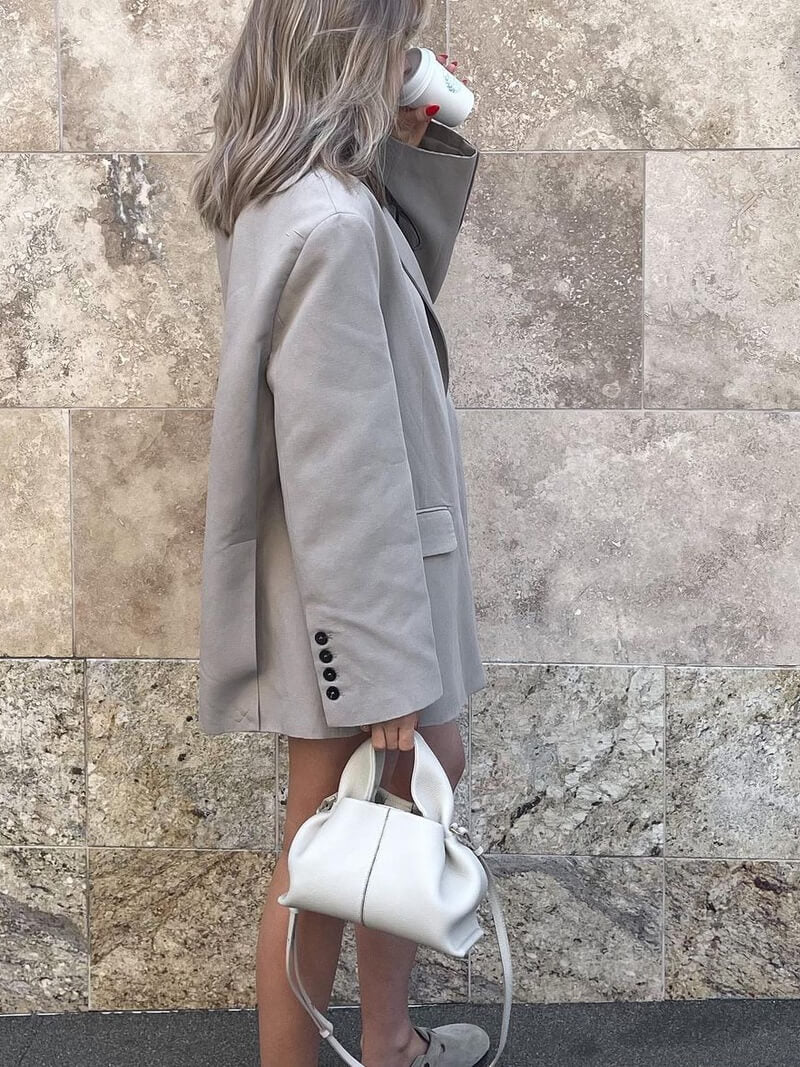 Stylish Handbag – Elegant Leather Design with Spacious Interior for Modern Women