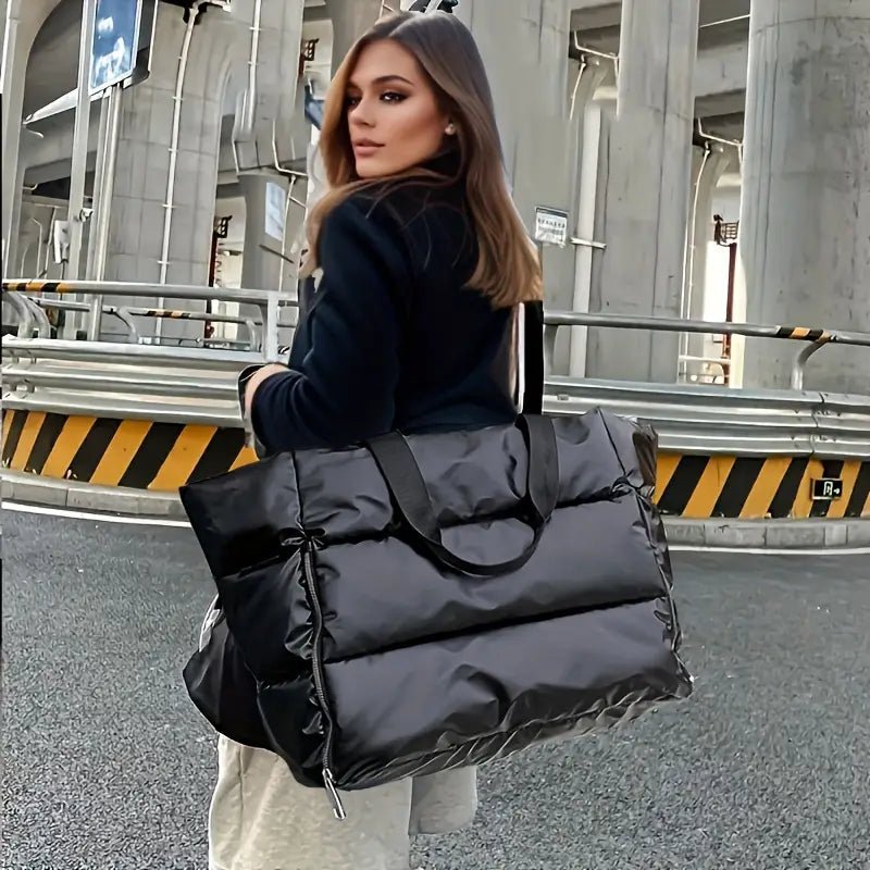 Stylish Women's Gym Bag – Waterproof Design for Active Lifestyles and Ample Storage