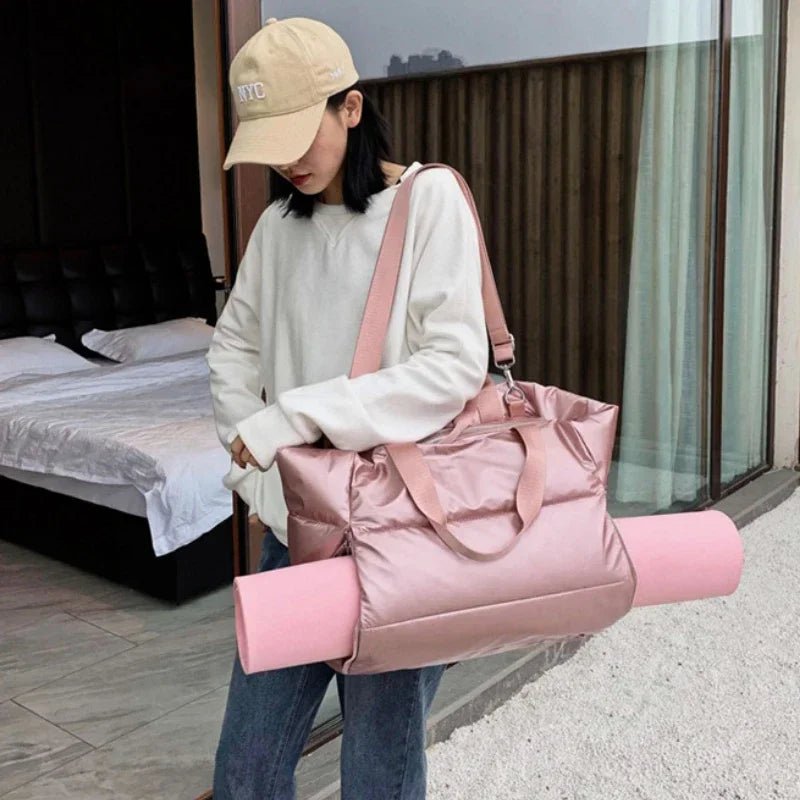 Stylish Women's Gym Bag – Waterproof Design for Active Lifestyles and Ample Storage