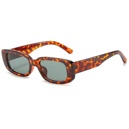 Stylish Women's Sunglasses – Lightweight Comfort with UV400 Protection