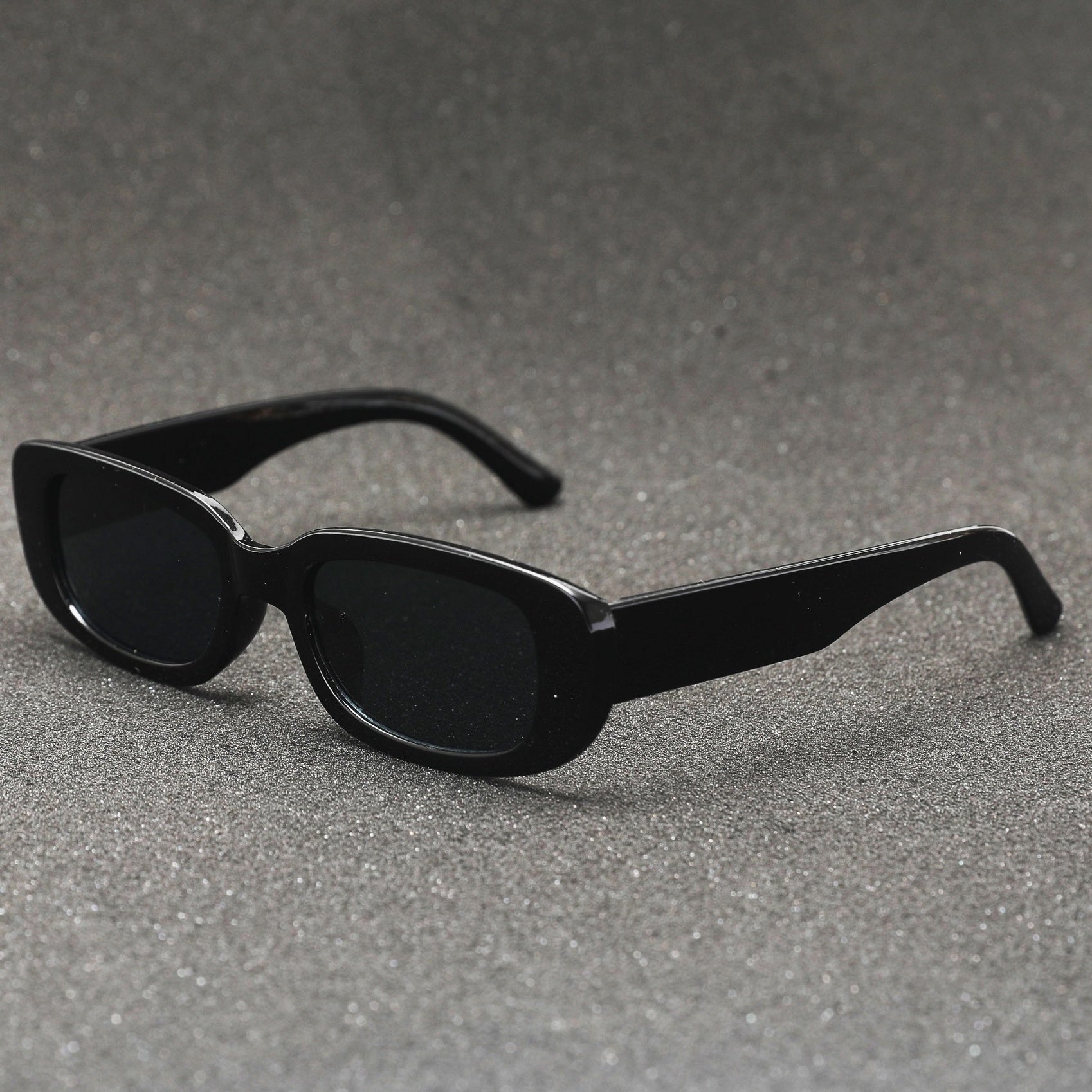 Vintage Unisex Sunglasses – Lightweight Frame for All-Day Comfort and Stylish Look